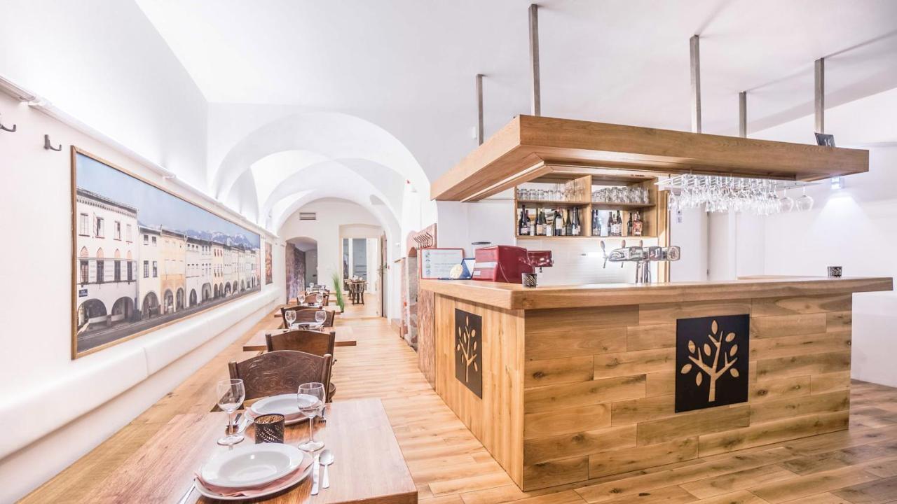 Penzion A Restaurace 14 Hostinne  ภายนอก รูปภาพ