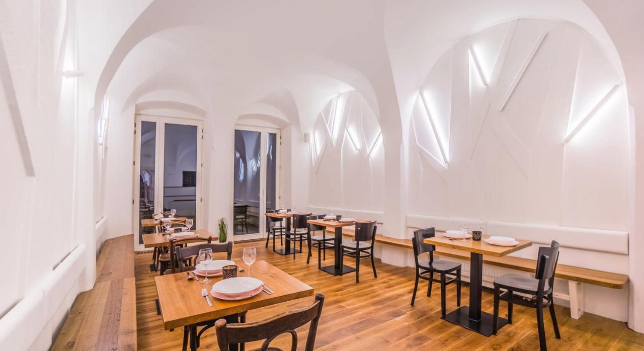 Penzion A Restaurace 14 Hostinne  ภายนอก รูปภาพ