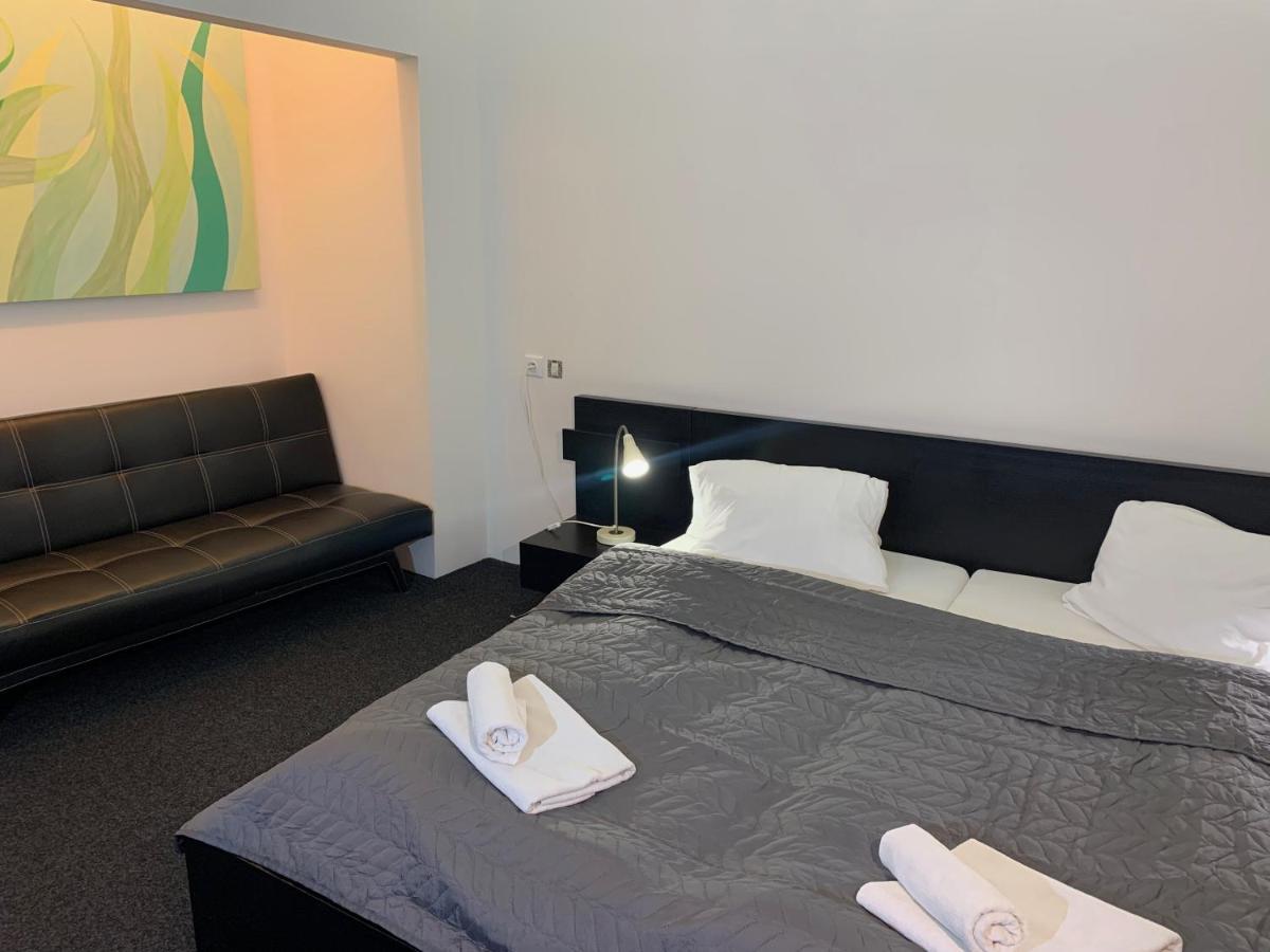 Penzion A Restaurace 14 Hostinne  ภายนอก รูปภาพ